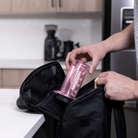 AeroPress Clear Pink - Zaparzacz do kawy różowy 1.jpg
